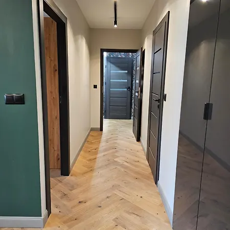 Angielska Grobla 5 Familia *