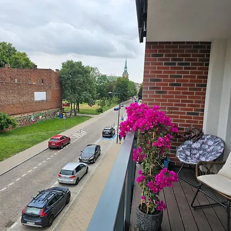 Angielska Grobla 5 Familia