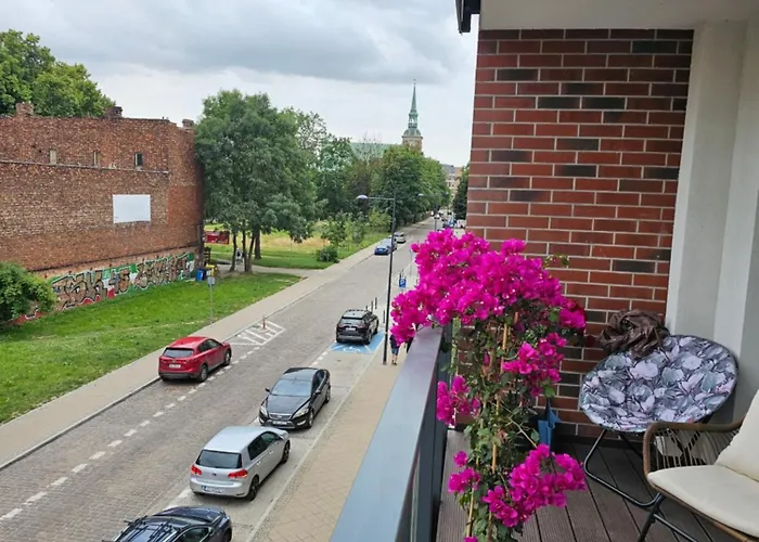 Angielska Grobla 5 Familia